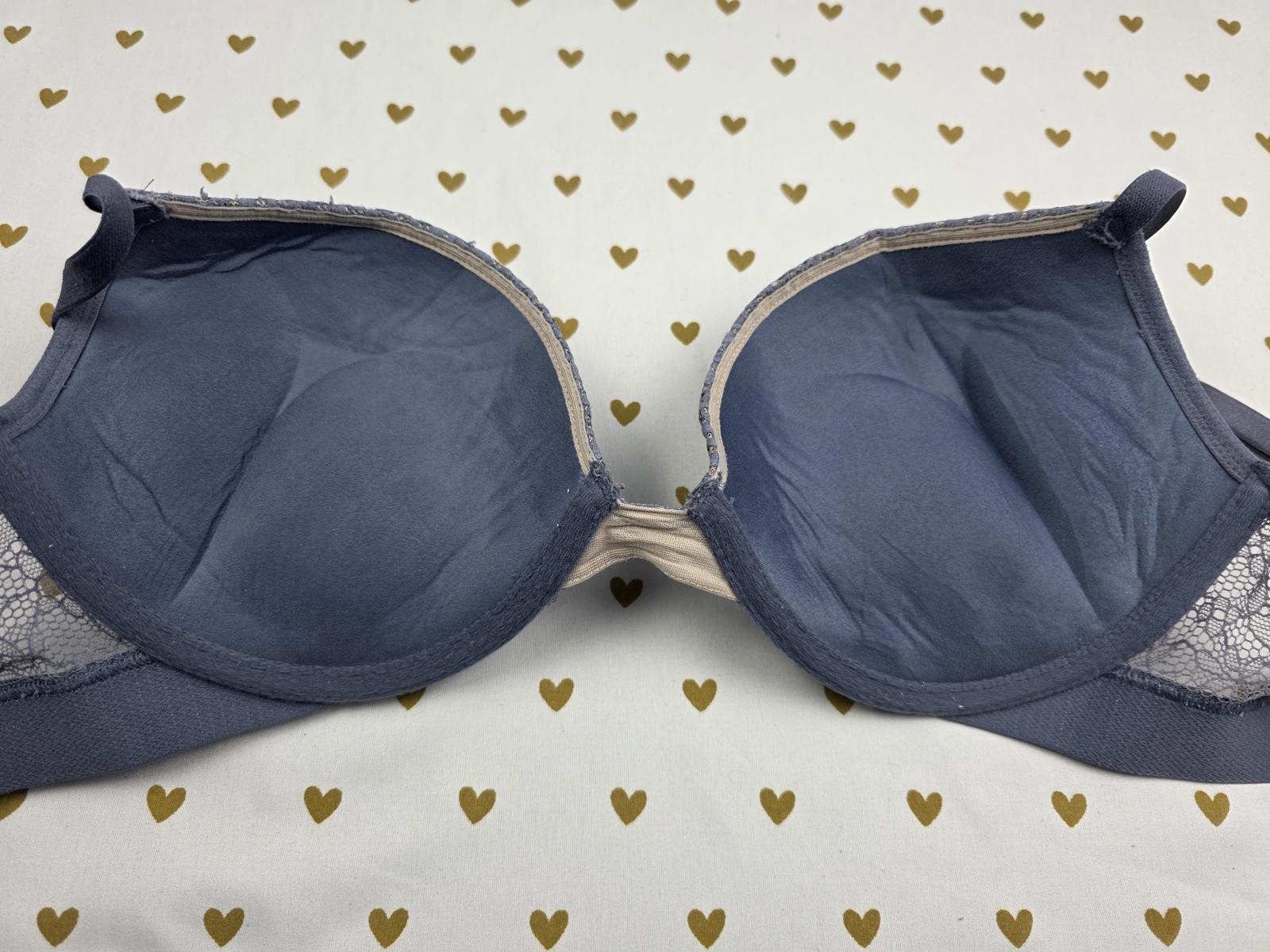 Victorias Secret BOMBSHELL add 2 sizes Plunge Bra 32D Lace Accent GREY Sexy